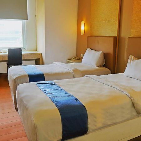 Terraz Tree Hotel Джакарта Екстериор снимка