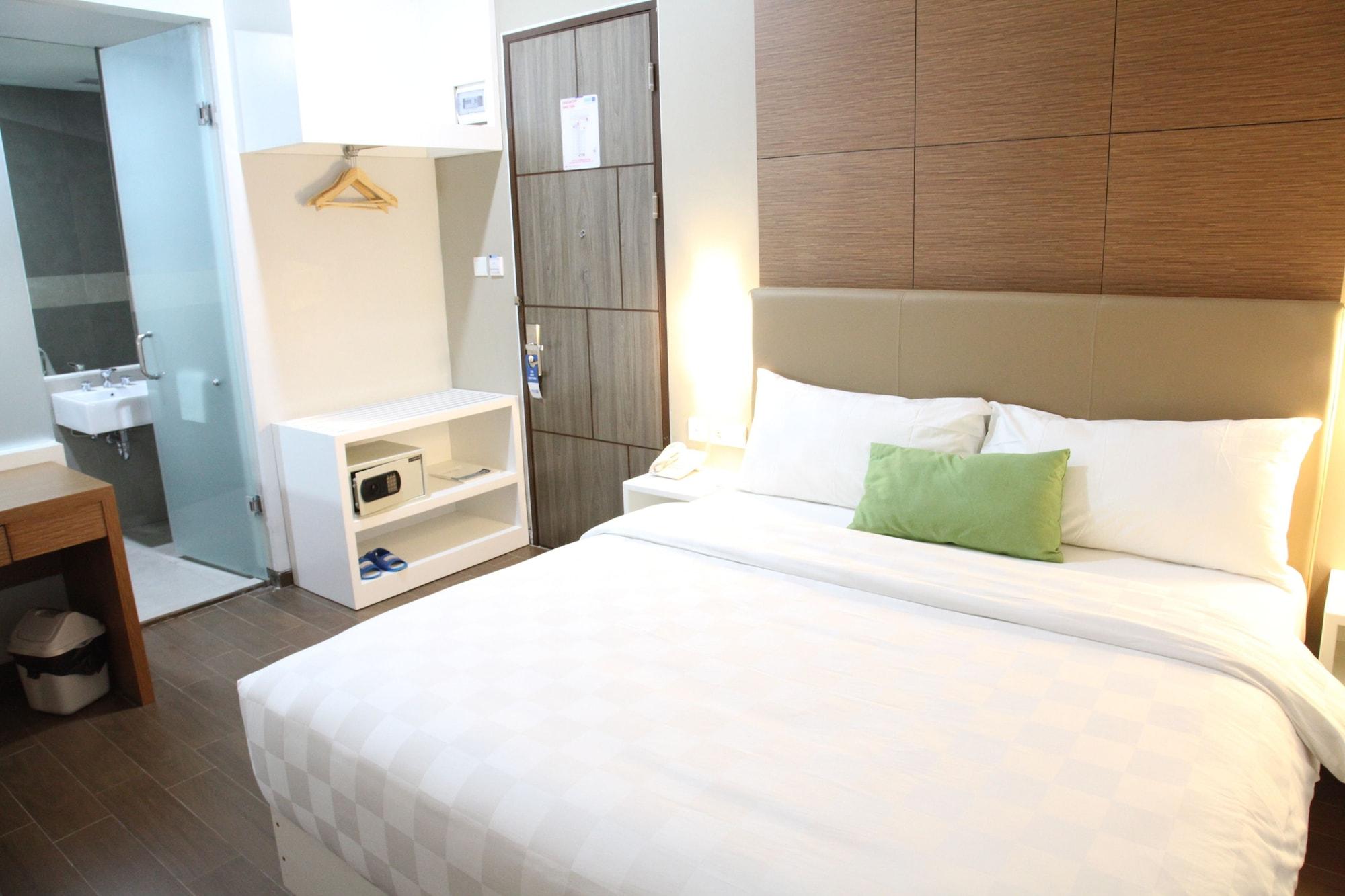 Terraz Tree Hotel Джакарта Екстериор снимка