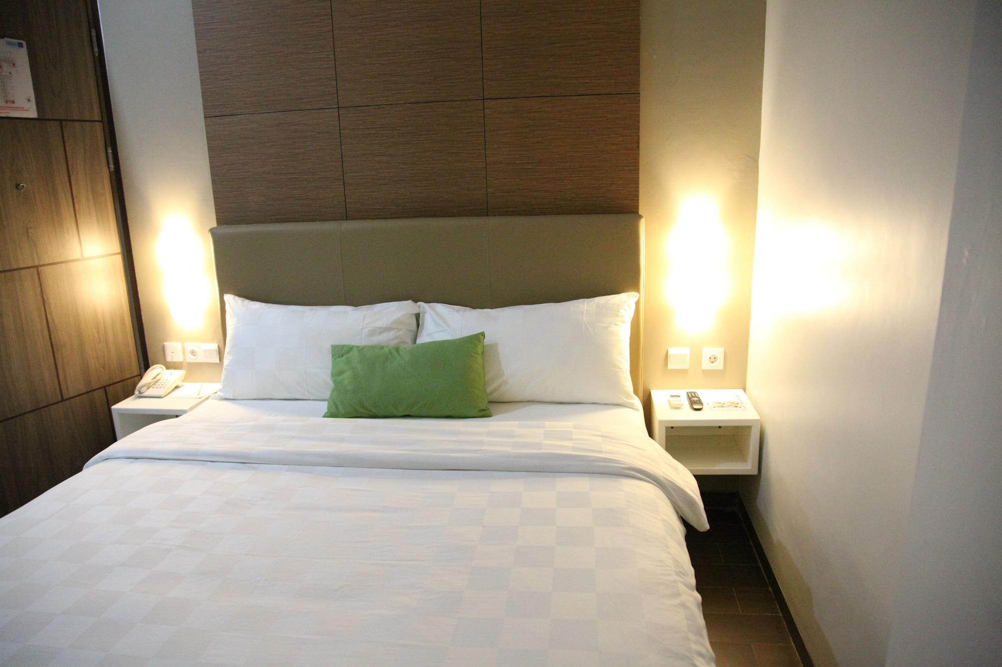 Terraz Tree Hotel Джакарта Екстериор снимка