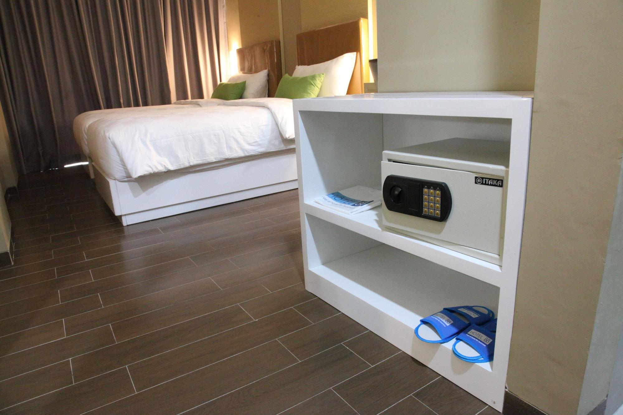 Terraz Tree Hotel Джакарта Екстериор снимка