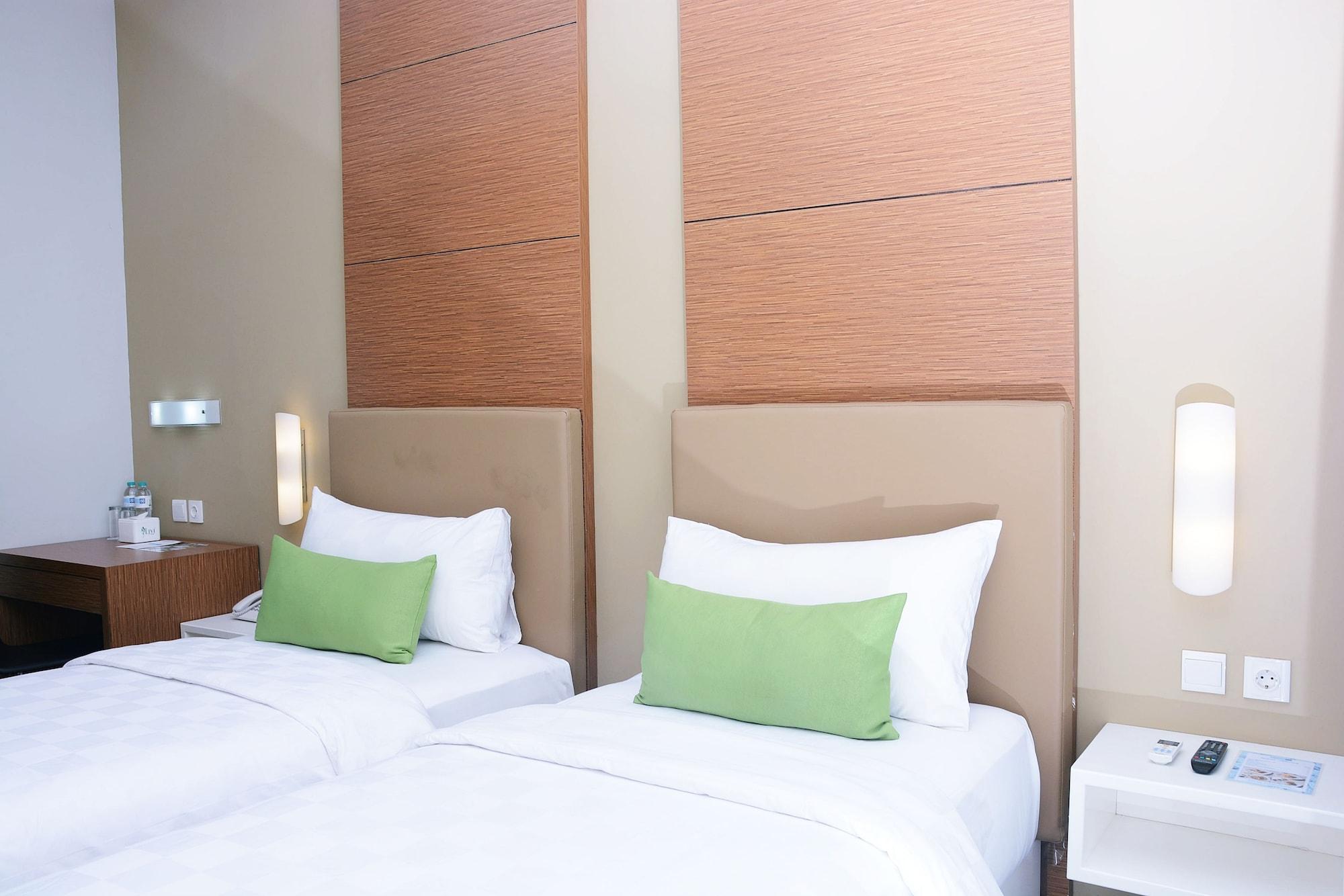 Terraz Tree Hotel Джакарта Екстериор снимка