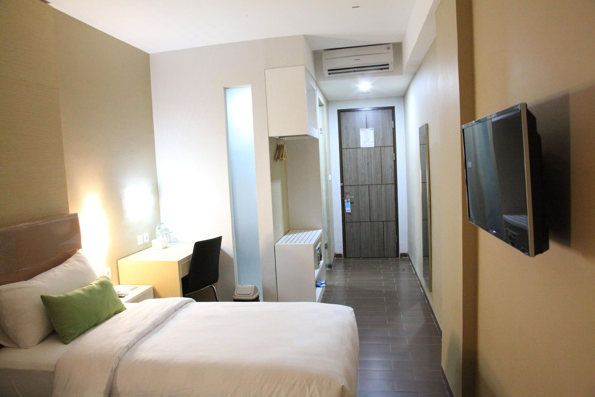 Terraz Tree Hotel Джакарта Екстериор снимка