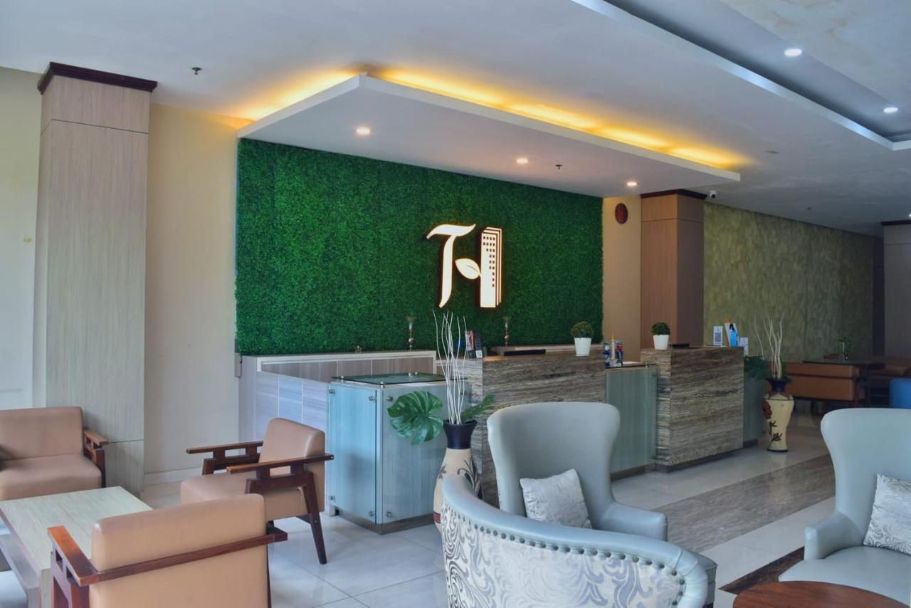 Terraz Tree Hotel Джакарта Екстериор снимка