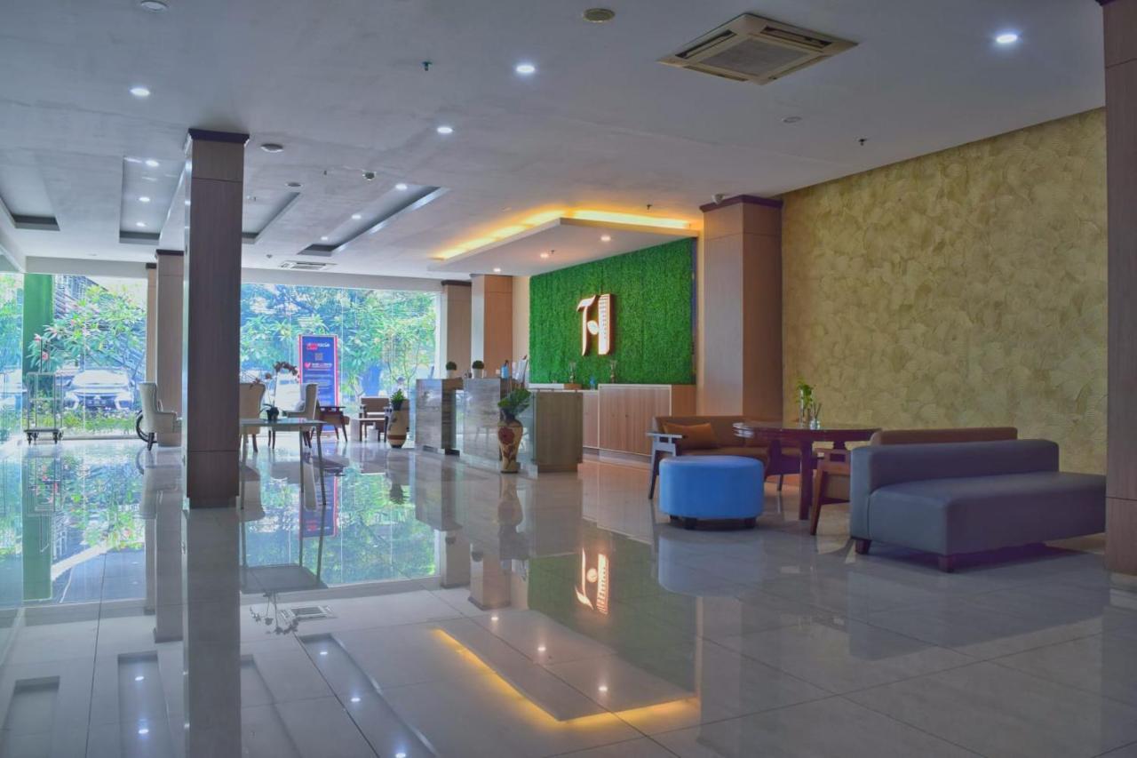 Terraz Tree Hotel Джакарта Екстериор снимка