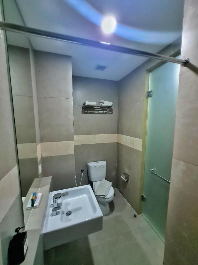 Terraz Tree Hotel Джакарта Екстериор снимка