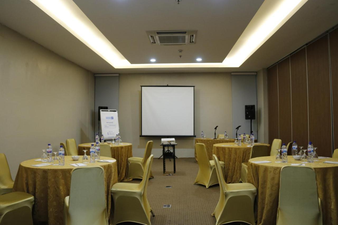 Terraz Tree Hotel Джакарта Екстериор снимка