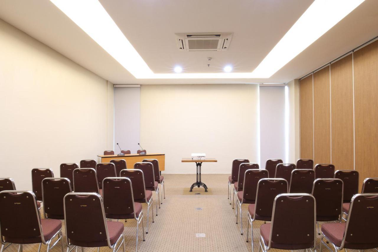 Terraz Tree Hotel Джакарта Екстериор снимка