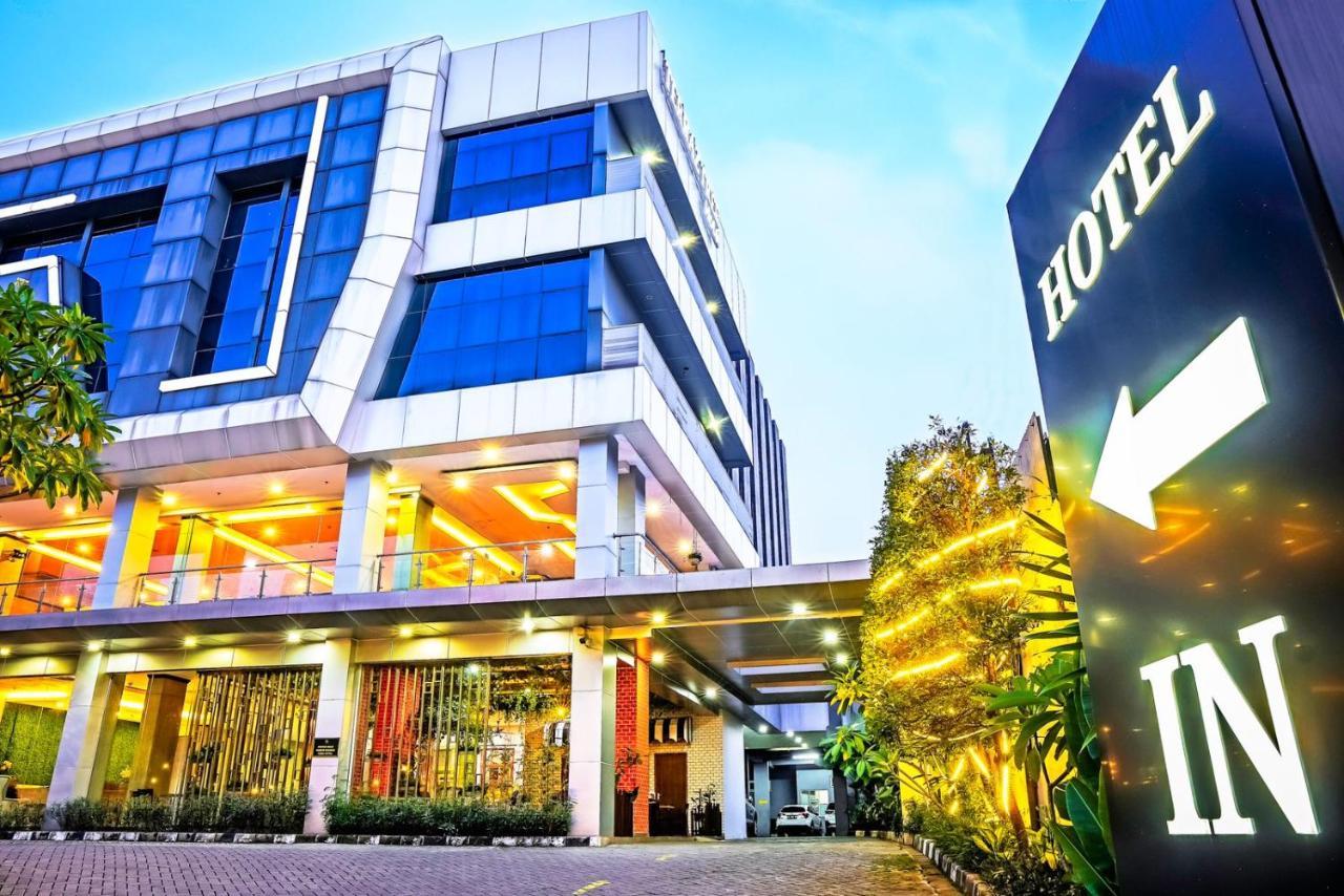 Terraz Tree Hotel Джакарта Екстериор снимка