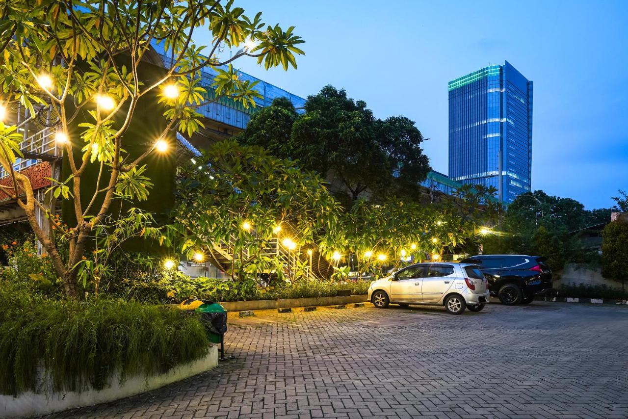 Terraz Tree Hotel Джакарта Екстериор снимка