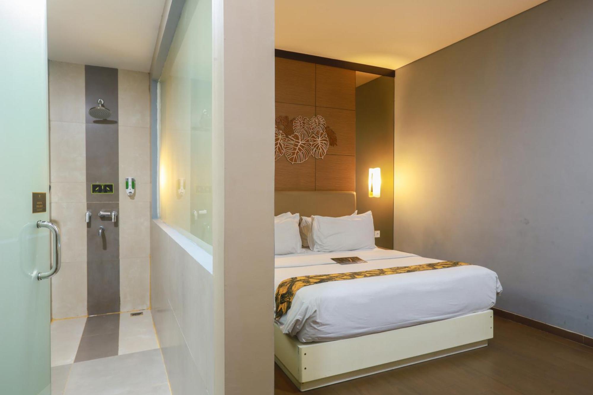 Terraz Tree Hotel Джакарта Екстериор снимка