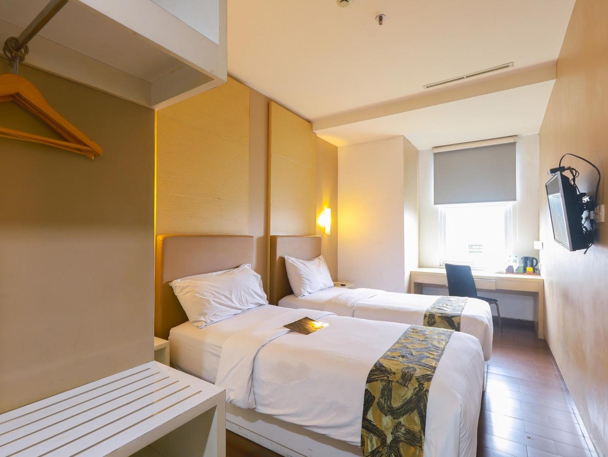 Terraz Tree Hotel Джакарта Екстериор снимка