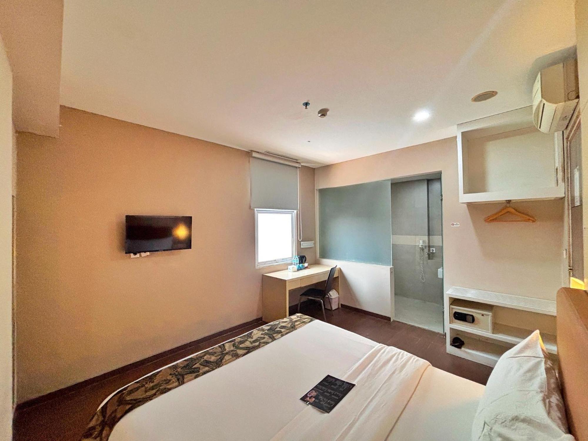 Terraz Tree Hotel Джакарта Екстериор снимка
