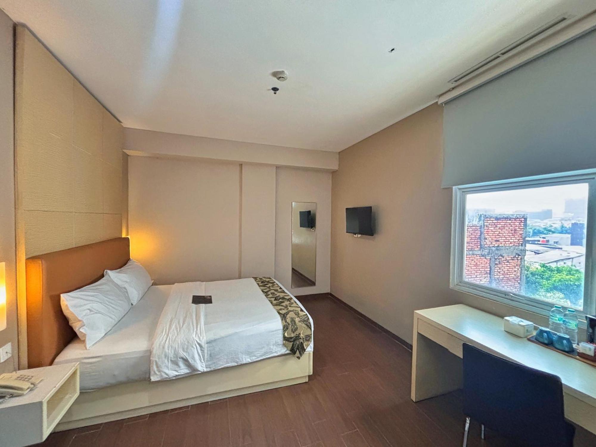 Terraz Tree Hotel Джакарта Екстериор снимка