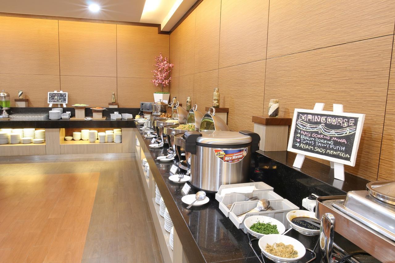Terraz Tree Hotel Джакарта Екстериор снимка