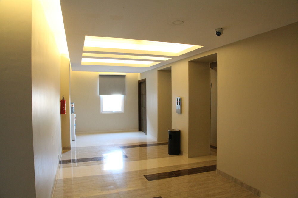 Terraz Tree Hotel Джакарта Екстериор снимка