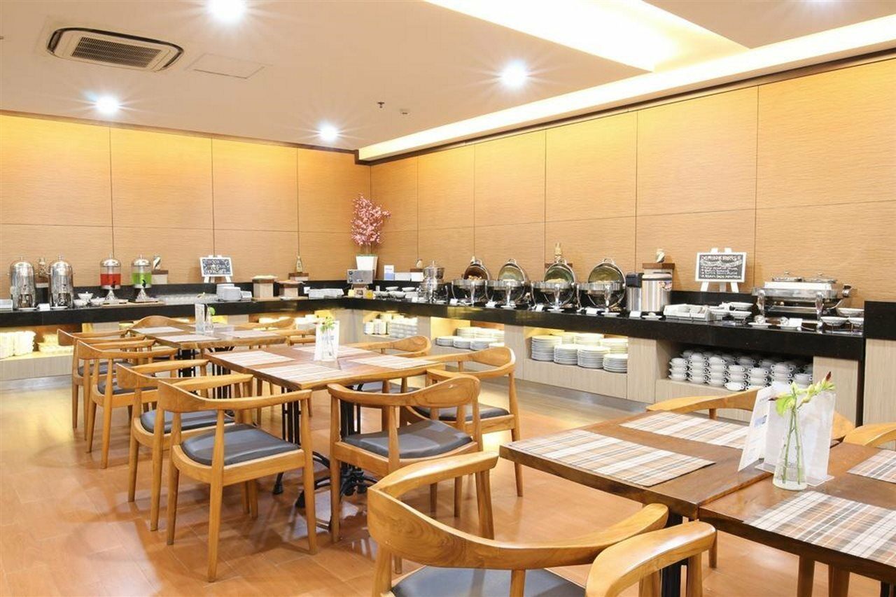Terraz Tree Hotel Джакарта Екстериор снимка